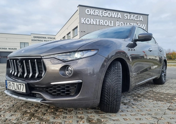 Maserati Levante cena 292999 przebieg: 53000, rok produkcji 2019 z Tarnobrzeg małe 631